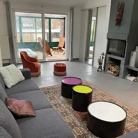 Maison Confortable Pour 10 Personnes Avec Jacuzzi