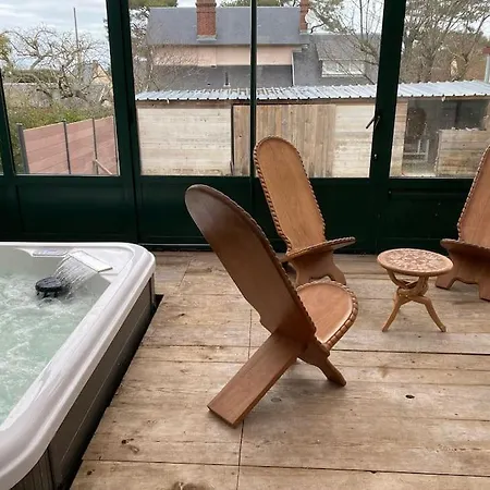 Maison Confortable Pour 10 Personnes Avec Jacuzzi 빌라 울가트