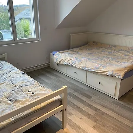 Maison Confortable Pour 10 Personnes Avec Jacuzzi 빌라 울가트